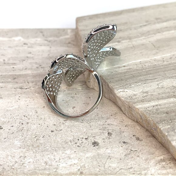NEW ~ Anthropologie Adina Eden Fancy Flower Petal Silver Ring — Adjustable band - Picture 6 of 16